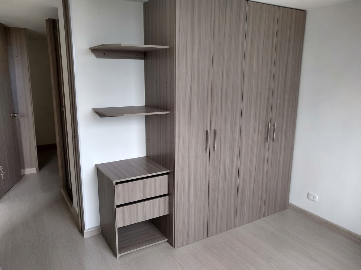 Apartamento en venta en Pinos De Lombardia, Bogotá · foto 6 de 12