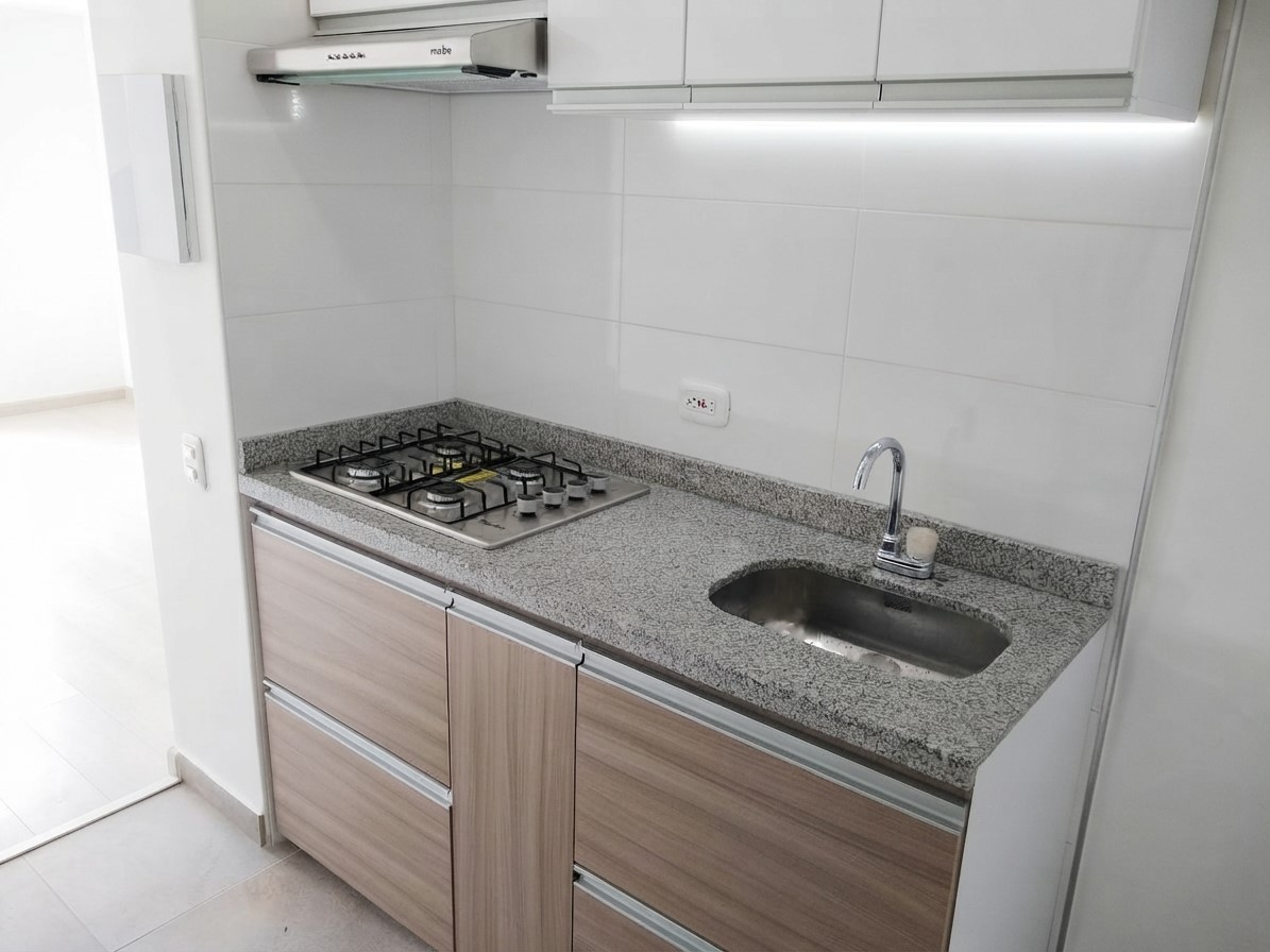 Apartamento en venta en Pinos De Lombardia, Bogotá · foto 3 de 12