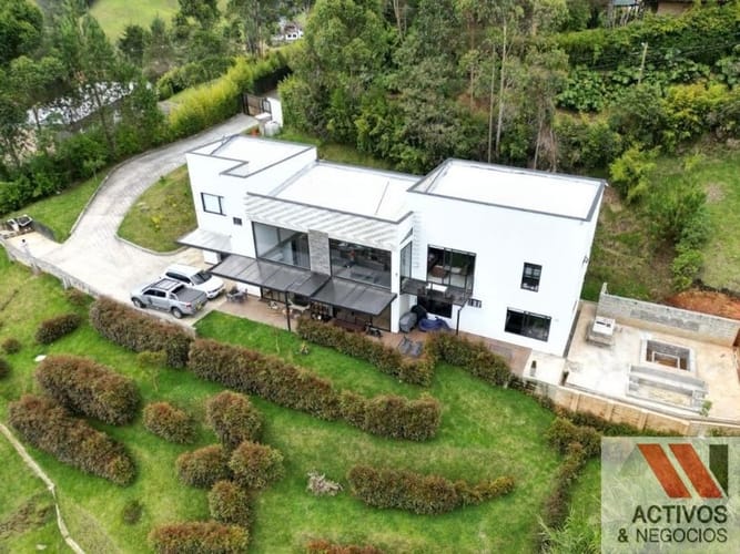 Casa en venta en Las Palmas, Envigado · foto 2 de 8