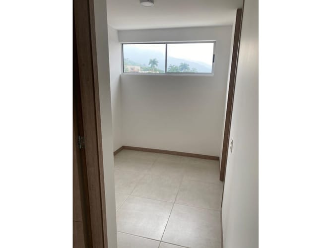 Apartamento de 3 alcobas en venta en Menga, Yumbo, 87 m² · foto 3 de 9