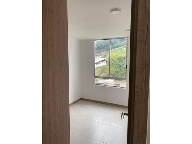Apartamento de 3 alcobas en venta en Menga, Yumbo, 87 m² · foto 5 de 9