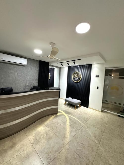 Casa de 7 alcobas en venta en Prados Del Norte, Cali, 240 m² · foto 2 de 8
