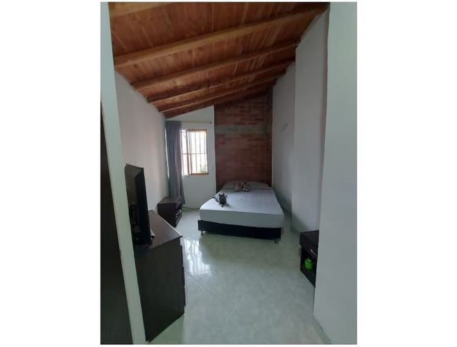 Casa de 4 alcobas en venta en La Milagrosa, Medellín, 100 m² · foto 5 de 15