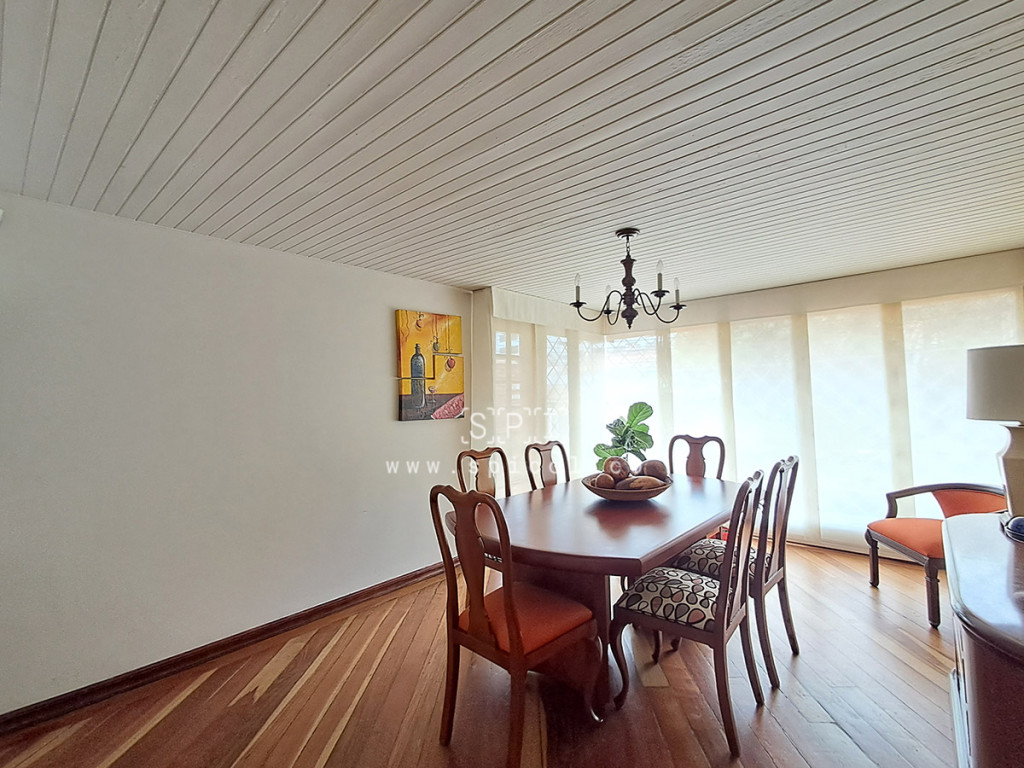 Casa en venta en Santa Barbara Central, Bogotá · foto 8 de 24