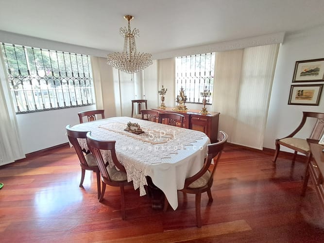 Apartamento de 4 alcobas en venta en Santa Barbara, Bogotá, 144 m² · foto 2 de 20
