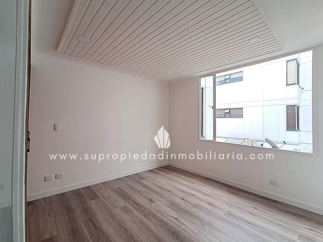 Apartaestudio en venta en Santa Barbara, Bogotá, 34 m² · foto 2 de 16
