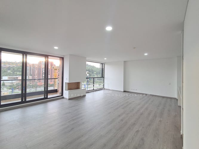 Apartamento en venta en San Jose De Bavaria, Bogotá · foto 2 de 20
