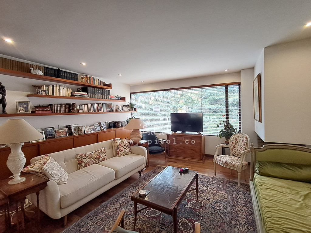 Apartamento en venta en Los Rosales, Bogotá · foto 3 de 15