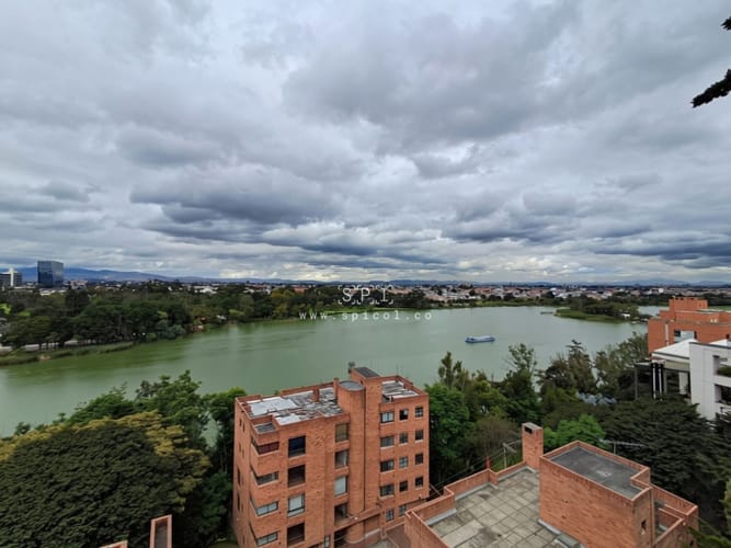 Apartamento de 4 alcobas en venta en Club De Los Lagartos, Bogotá, 384 m² · foto 4 de 24