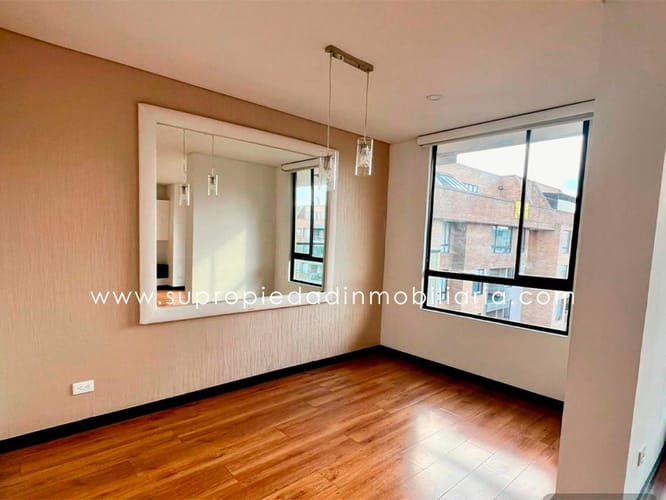 Apartamento de 3 alcobas en venta en Mazuren, Bogotá, 139 m² · foto 4 de 13