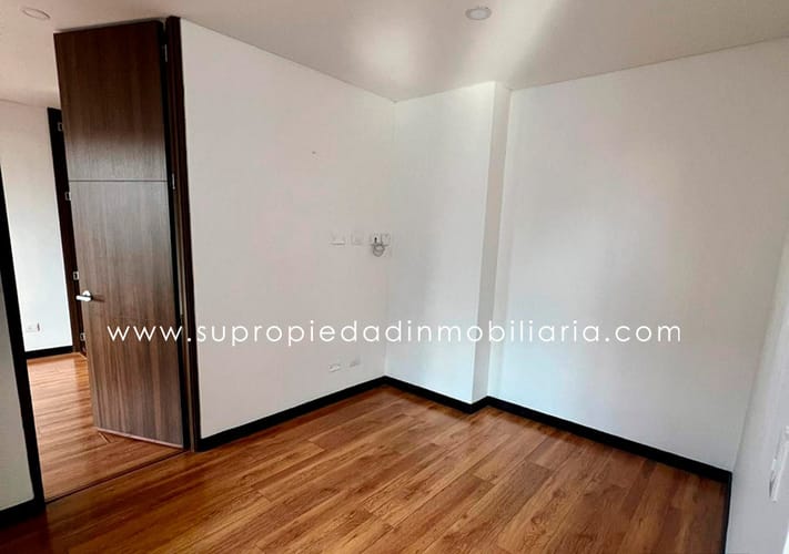 Apartamento de 3 alcobas en venta en Mazuren, Bogotá, 139 m² · foto 9 de 13