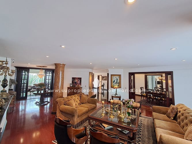 Casa de 4 alcobas en venta en Santa Ana Oriental, Bogotá, 620 m² · foto 3 de 24