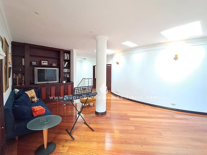 Casa de 4 alcobas en venta en Santa Ana Oriental, Bogotá, 620 m² · foto 11 de 24