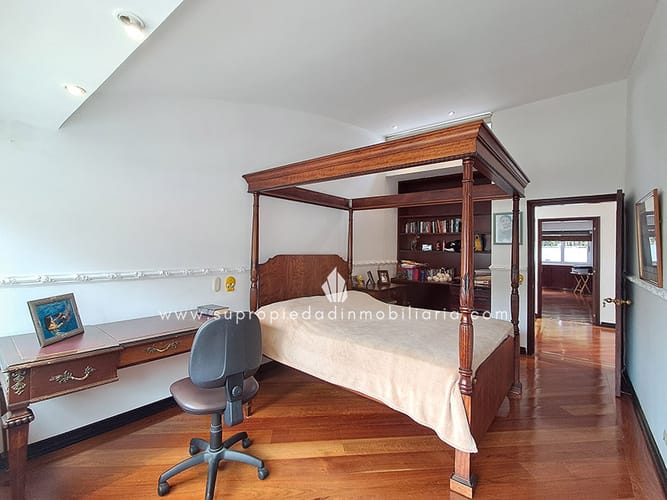 Casa de 4 alcobas en venta en Santa Ana Oriental, Bogotá, 620 m² · foto 18 de 24