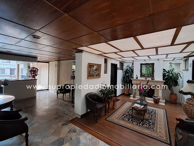 Casa de 10 alcobas en venta en Santa Barbara Central, Bogotá, 1198 m² · foto 4 de 24