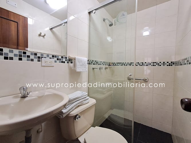Casa de 10 alcobas en venta en Santa Barbara Central, Bogotá, 1198 m² · foto 18 de 24