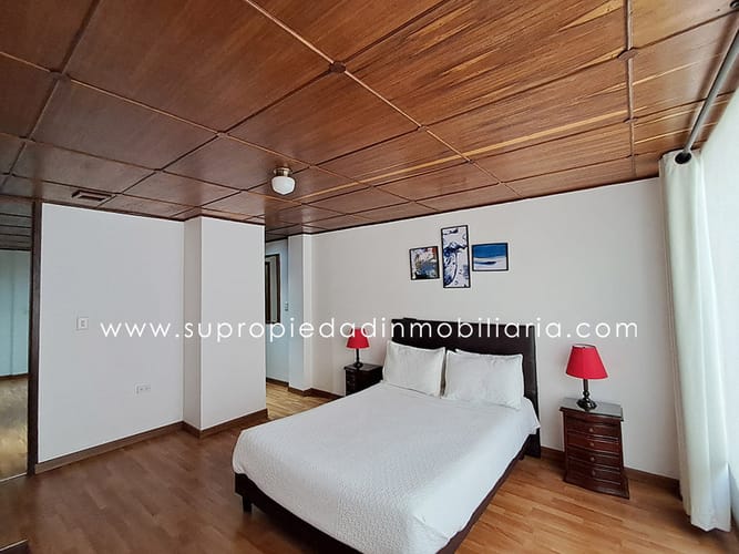 Casa de 10 alcobas en venta en Santa Barbara Central, Bogotá, 1198 m² · foto 20 de 24