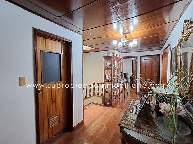 Casa de 10 alcobas en venta en Santa Barbara Central, Bogotá, 1198 m² · foto 24 de 24
