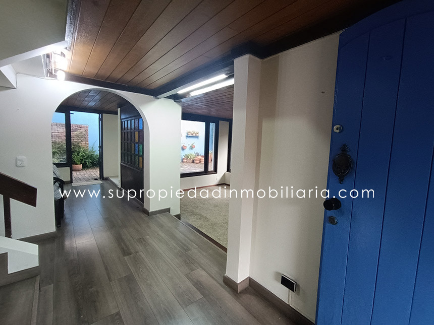 Casa en venta en Santa Barbara Alta, Bogotá · foto 2 de 24