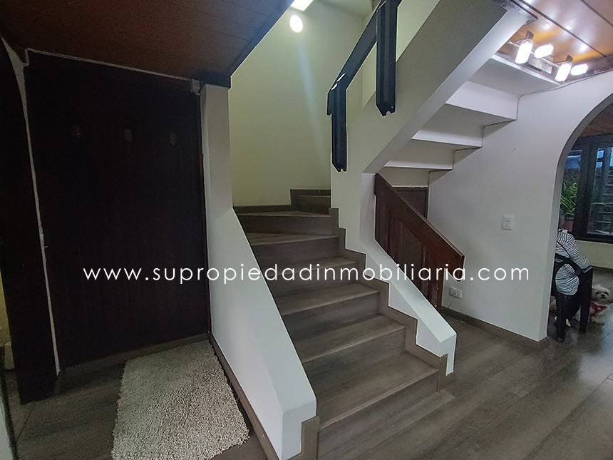 Casa en venta en Santa Barbara Alta, Bogotá · foto 3 de 24