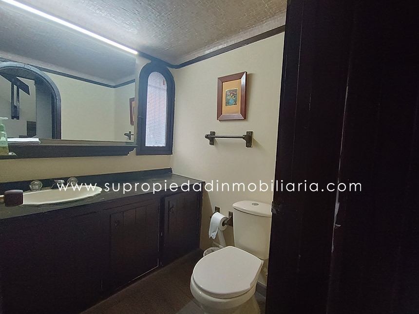 Casa en venta en Santa Barbara Alta, Bogotá · foto 4 de 24