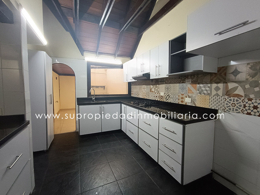Casa en venta en Santa Barbara Alta, Bogotá · foto 8 de 24