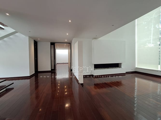 Casa de 4 alcobas en venta en Guaymaral, Bogotá, 419 m² · foto 10 de 24