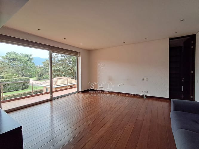 Casa de 4 alcobas en venta en Guaymaral, Bogotá, 419 m² · foto 16 de 24