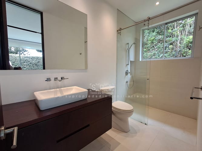 Casa de 4 alcobas en venta en Guaymaral, Bogotá, 419 m² · foto 23 de 24