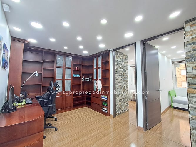Apartamento de 3 alcobas en venta en Cerros De Niza, Bogotá, 131 m² · foto 6 de 22