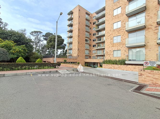 Apartamento de 3 alcobas en venta en Cerros De Niza, Bogotá, 131 m² · foto 20 de 22