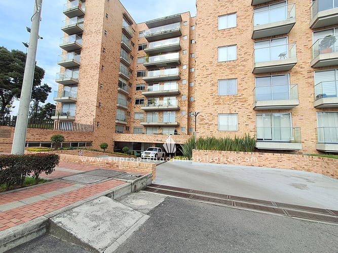 Apartamento de 3 alcobas en venta en Cerros De Niza, Bogotá, 131 m² · foto 21 de 22
