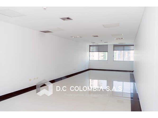 Oficina en venta en Bolivar, Bucaramanga, 63 m² · foto 2 de 10