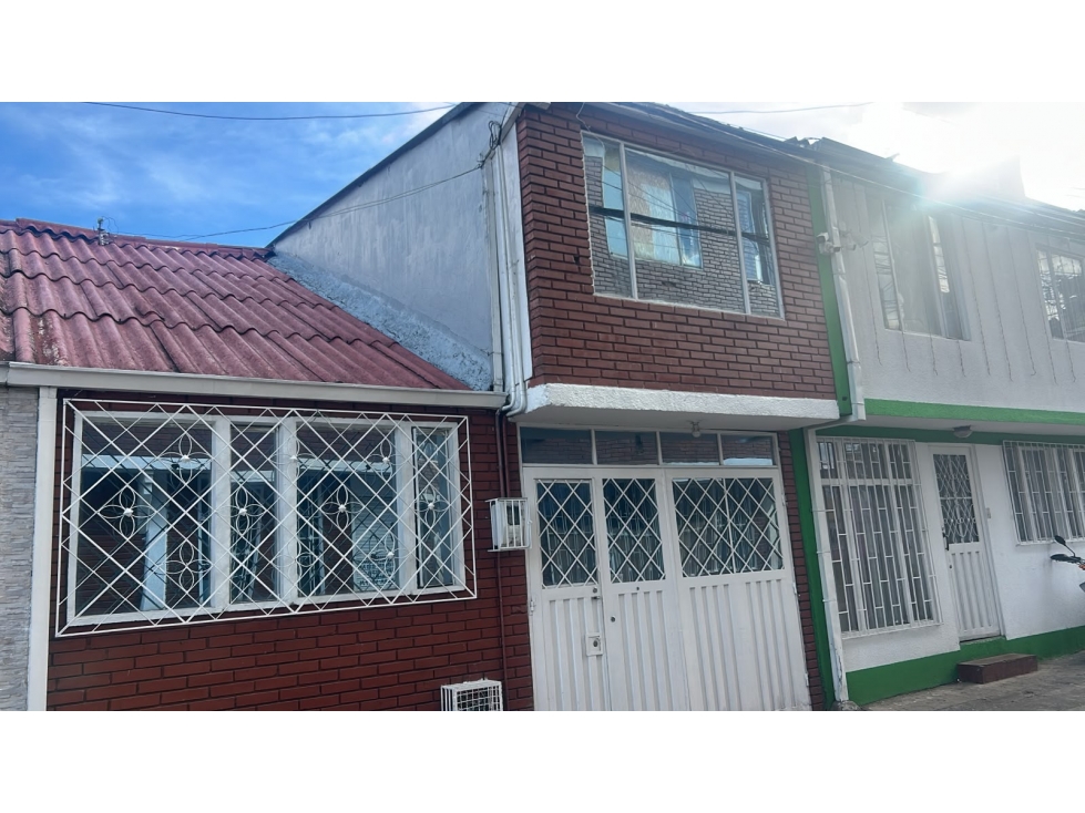 Casa en venta en Engativá, Bogotá · foto 2 de 16