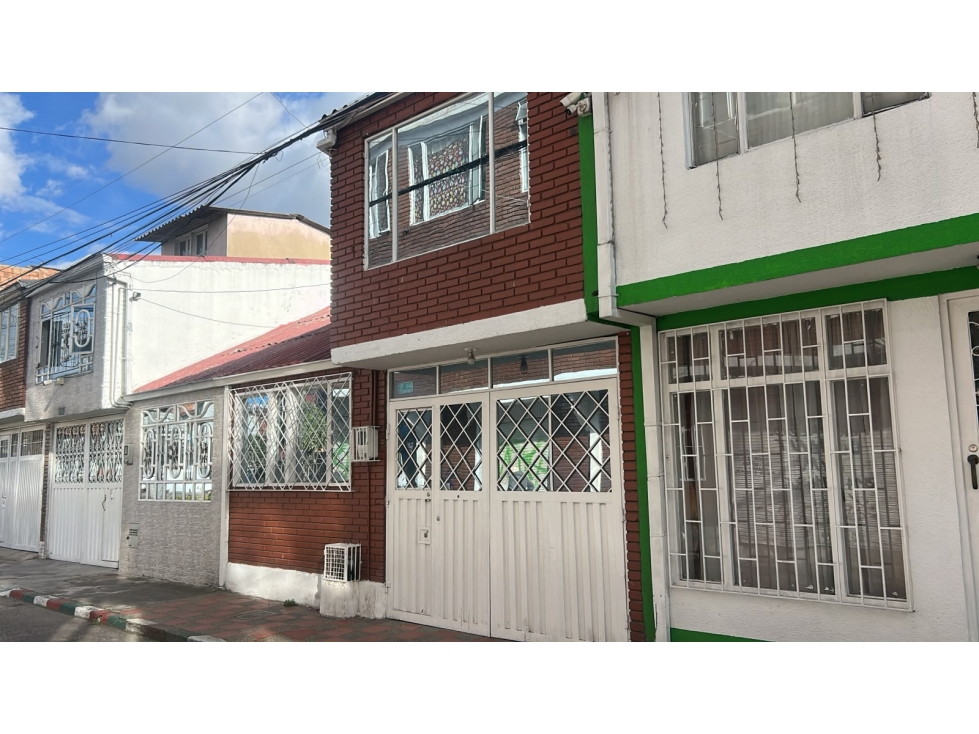 Casa en venta en Engativá, Bogotá · foto 3 de 16
