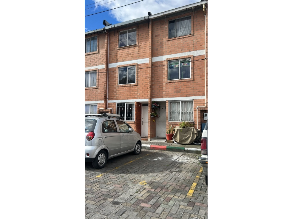 Casa en venta en Tibabuyes, Bogotá · foto 2 de 15
