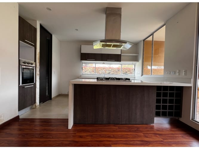 Casa de 5 alcobas en venta en Chuntame, Cajicá, 187 m² · foto 3 de 8