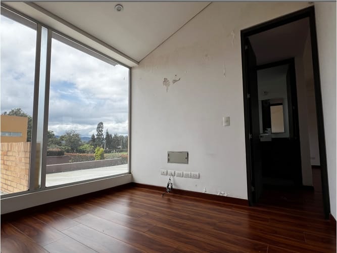 Casa de 5 alcobas en venta en Chuntame, Cajicá, 187 m² · foto 5 de 8
