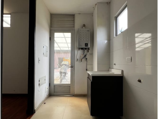 Casa de 5 alcobas en venta en Chuntame, Cajicá, 187 m² · foto 8 de 8