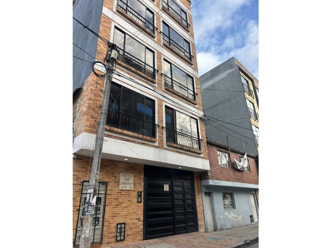 Apartamento de 3 alcobas en venta en Los Cerezos, Bogotá, 64 m² · foto 1 de 22