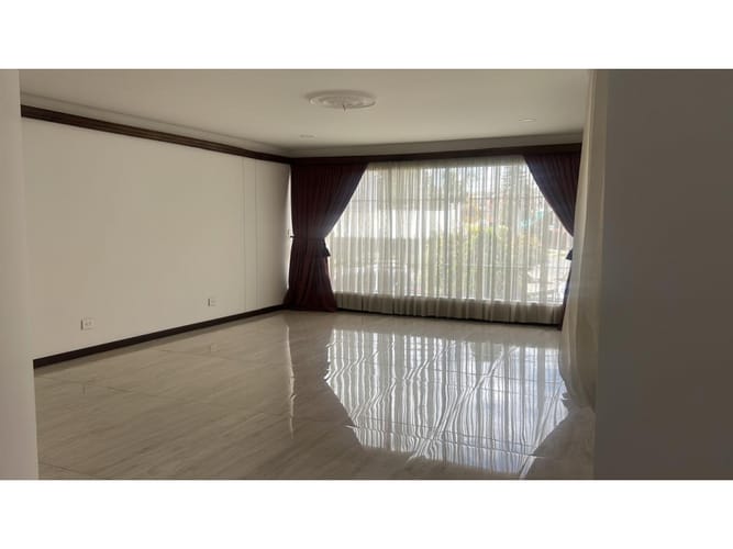 Apartamento de 3 alcobas en venta en Santa Barbara, Bogotá, 183 m² · foto 3 de 20