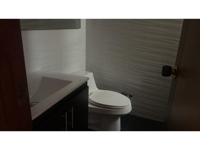 Apartamento de 3 alcobas en venta en Santa Barbara, Bogotá, 183 m² · foto 4 de 20