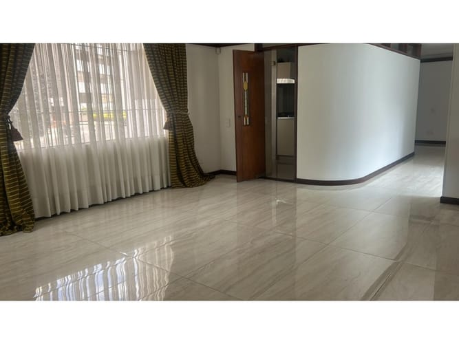 Apartamento de 3 alcobas en venta en Santa Barbara, Bogotá, 183 m² · foto 5 de 20