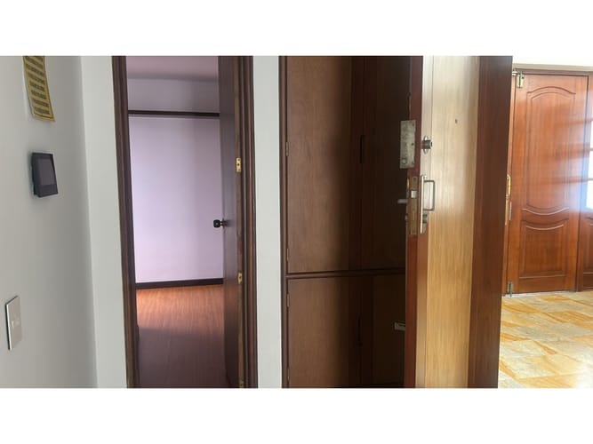 Apartamento de 3 alcobas en venta en Santa Barbara, Bogotá, 183 m² · foto 8 de 20