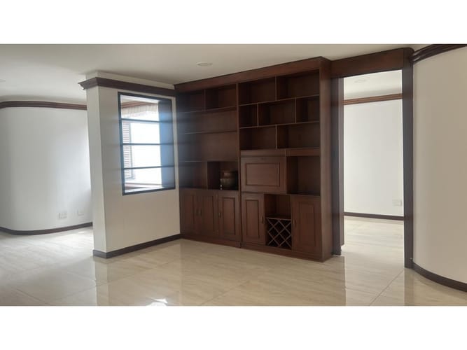 Apartamento de 3 alcobas en venta en Santa Barbara, Bogotá, 183 m² · foto 12 de 20