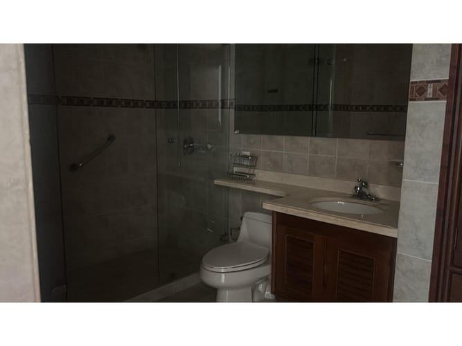 Apartamento de 3 alcobas en venta en Santa Barbara, Bogotá, 183 m² · foto 16 de 20