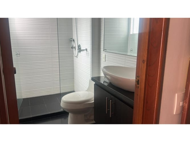 Apartamento de 3 alcobas en venta en Santa Barbara, Bogotá, 183 m² · foto 18 de 20