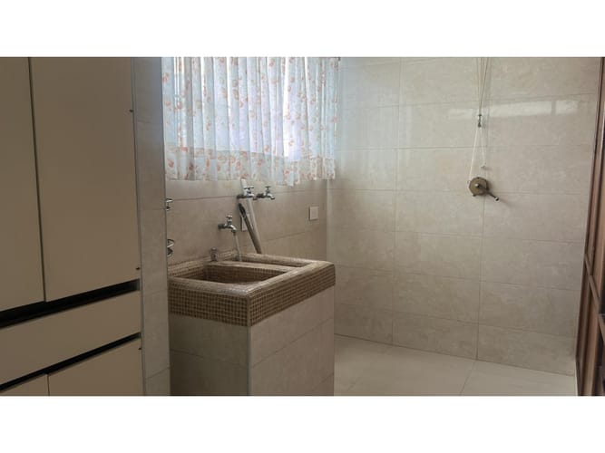 Apartamento de 3 alcobas en venta en Santa Barbara, Bogotá, 183 m² · foto 19 de 20