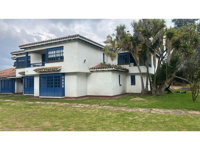 Casa de 10 alcobas en venta en La Moya, Cota, 586 m² · foto 4 de 24