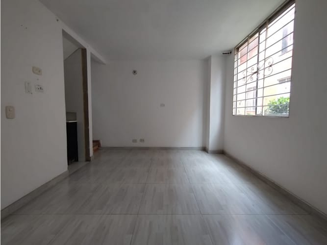 Casa de 3 alcobas en venta en Cedritos, Madrid, 66 m² · foto 3 de 20